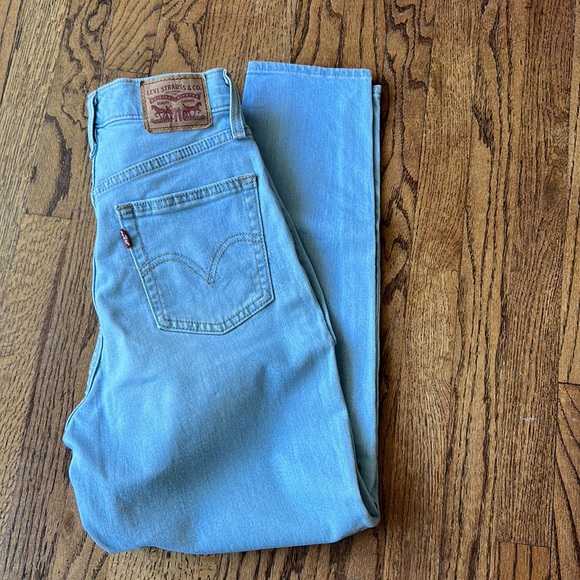 Levi’s light wash tapered Levi’s - Picture 5 of 7